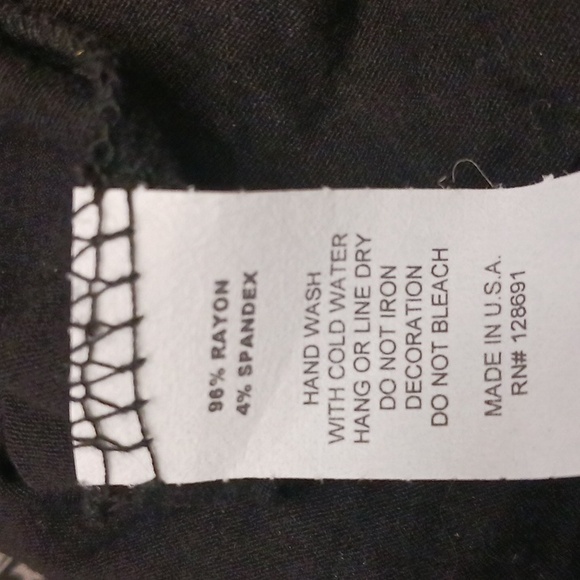 Vanilla Sugar size 1X women's black elbow-length sleeve top. - Picture 12 of 16